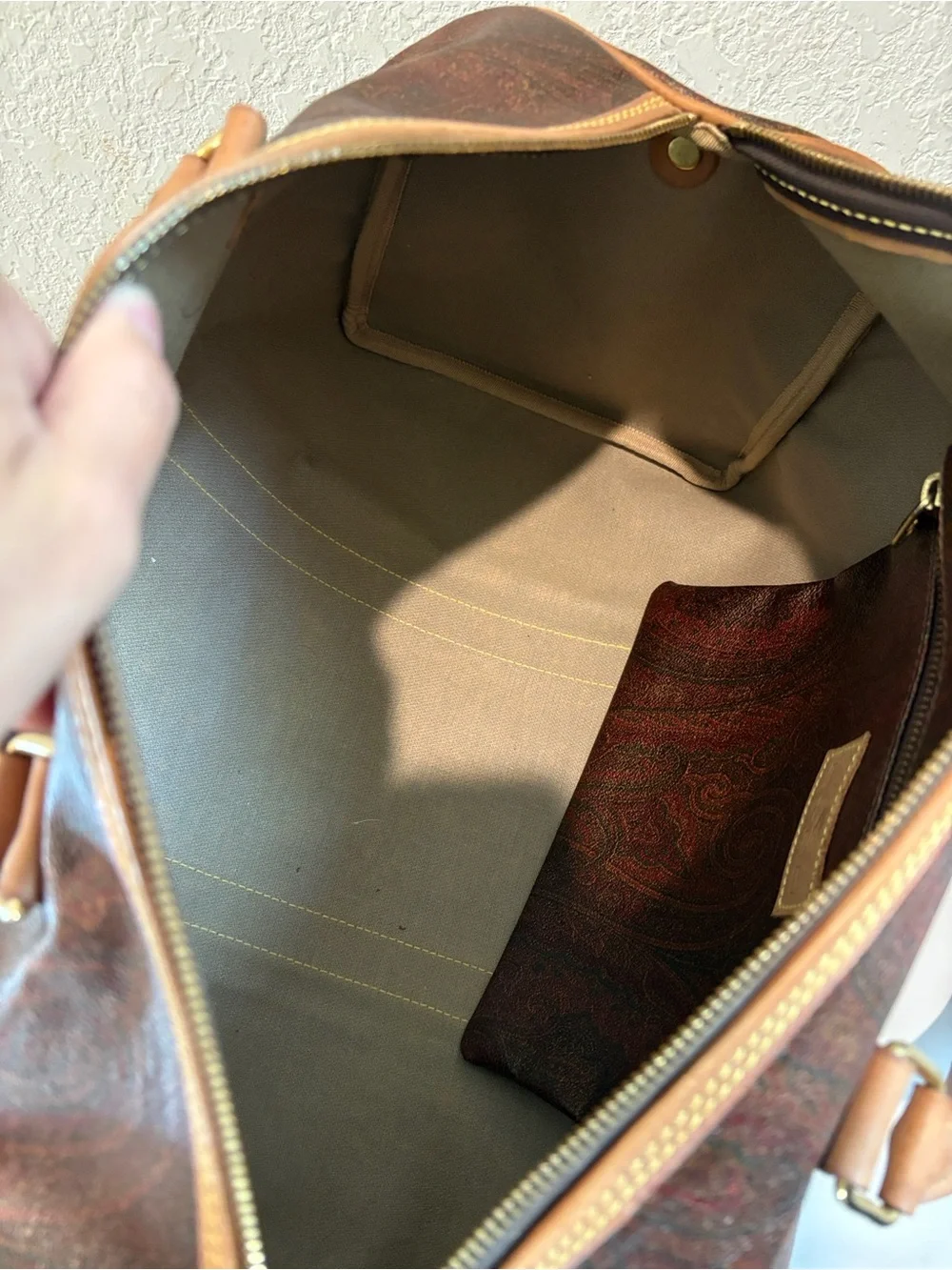 Etro Milano Paisley Duffle
Brown Leather Travel
Weekender Bag - Picture 9 of 16